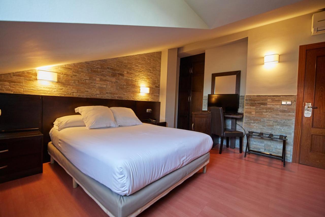 Hotel Villalegre Avilés Esterno foto