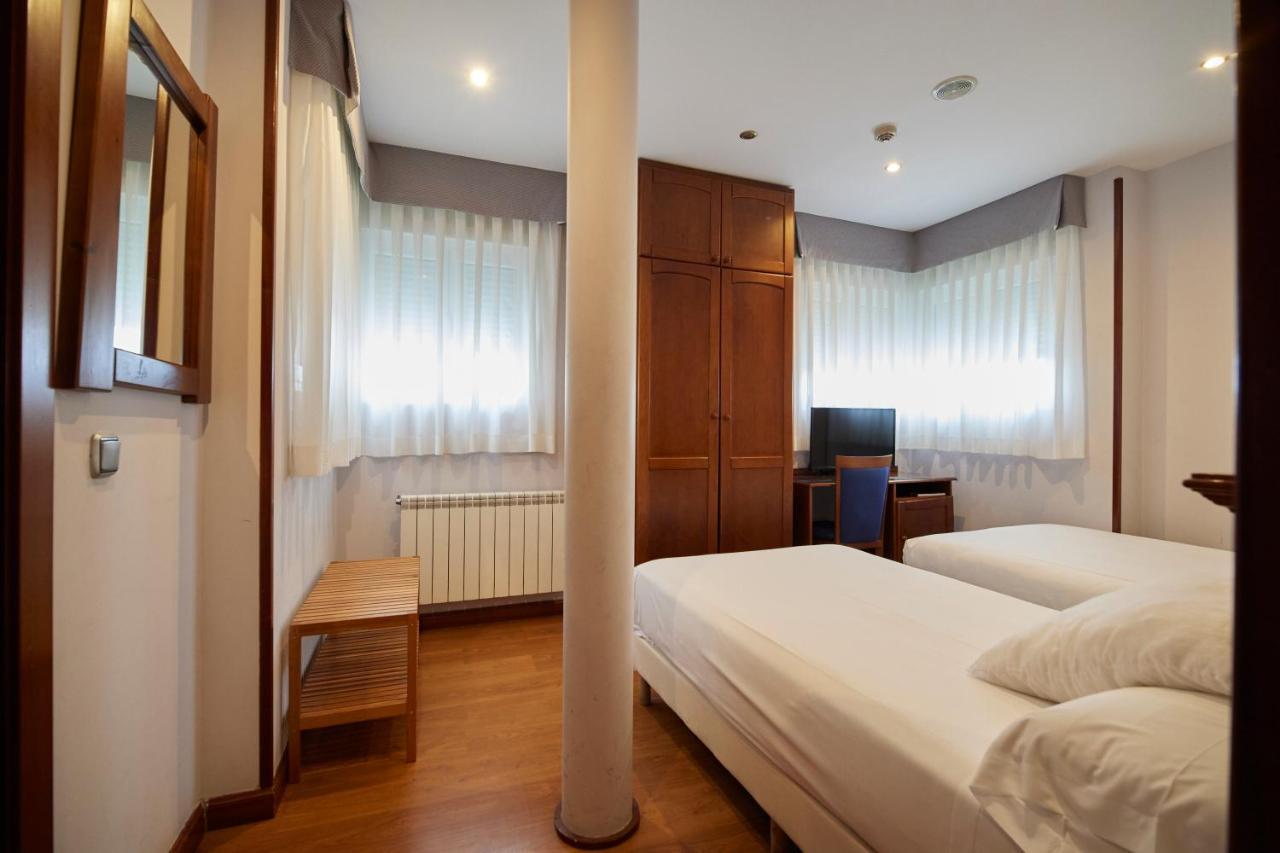 Hotel Villalegre Avilés Esterno foto