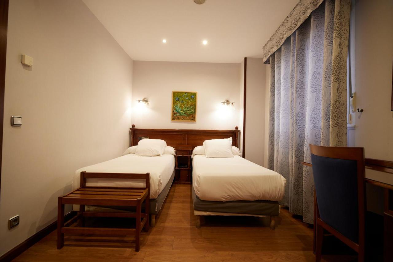 Hotel Villalegre Avilés Esterno foto