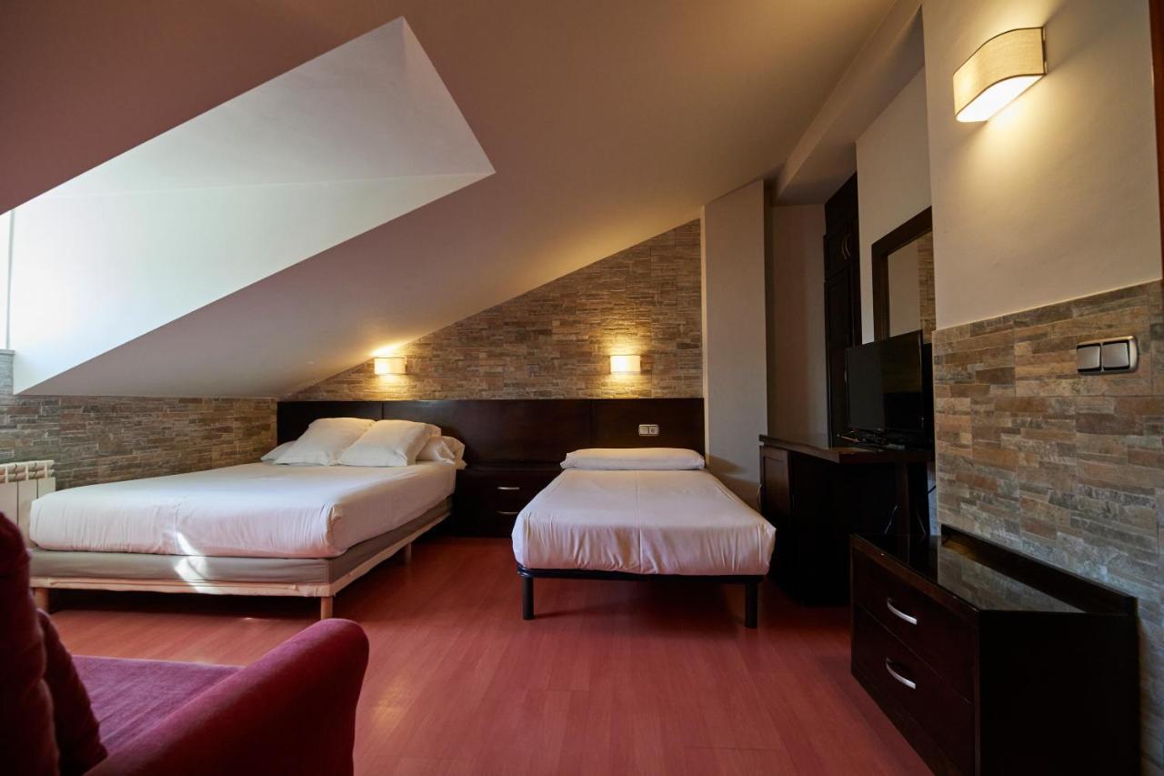 Hotel Villalegre Avilés Esterno foto